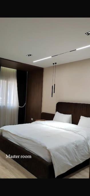 Ad Doqi Apartment *