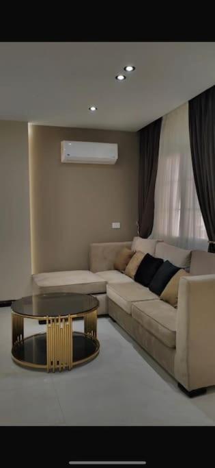 Ad Doqi Apartment